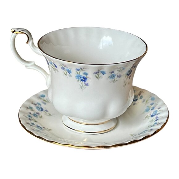 Royal Albert Memory Lane Bone China Blue Floral Teacup & Saucer Forget Me Not - Picture 4 of 9